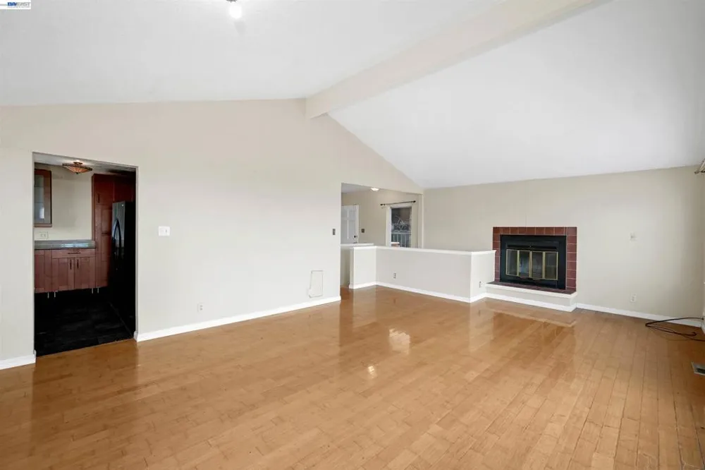 16805 President Dr Castro Valley, CA 94578