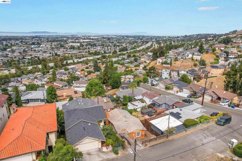 16805 President Dr Castro Valley, CA 94578