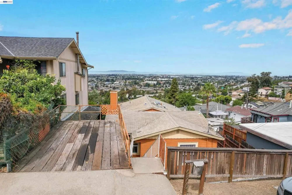 16805 President Dr Castro Valley, CA 94578