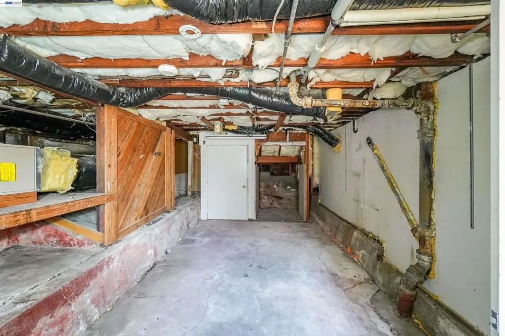 16805 President Dr Castro Valley, CA 94578