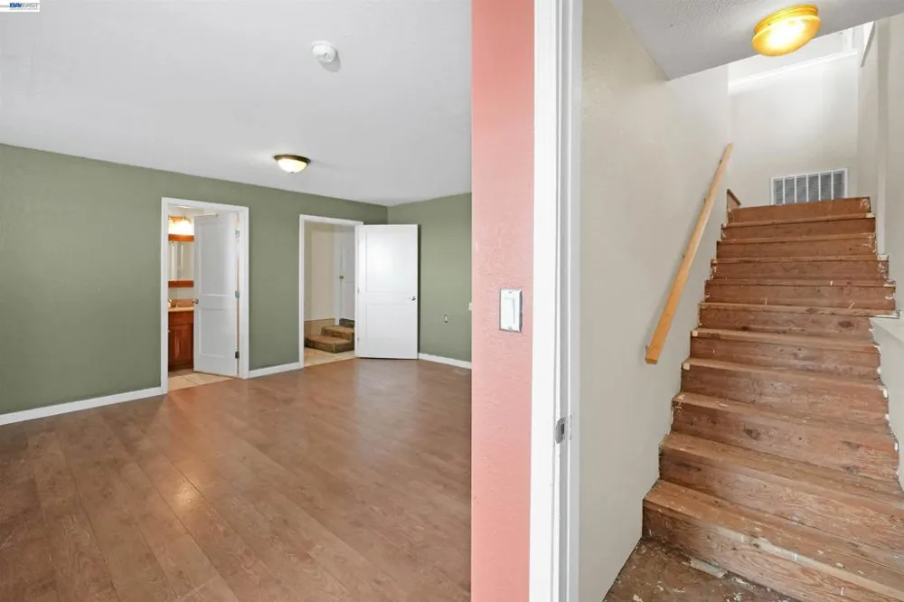 16805 President Dr Castro Valley, CA 94578