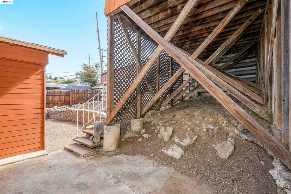 16805 President Dr Castro Valley, CA 94578