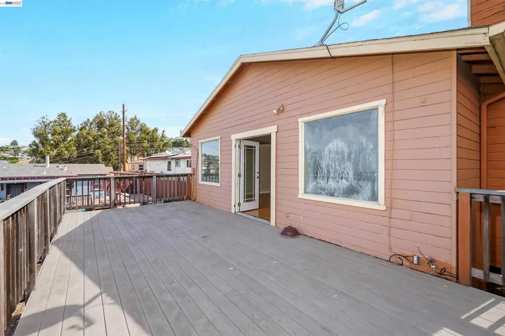 16805 President Dr Castro Valley, CA 94578