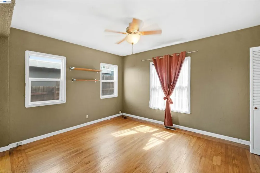 16805 President Dr Castro Valley, CA 94578