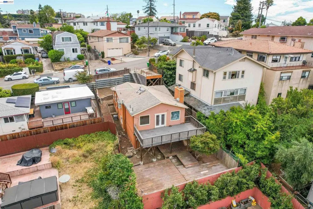 16805 President Dr Castro Valley, CA 94578