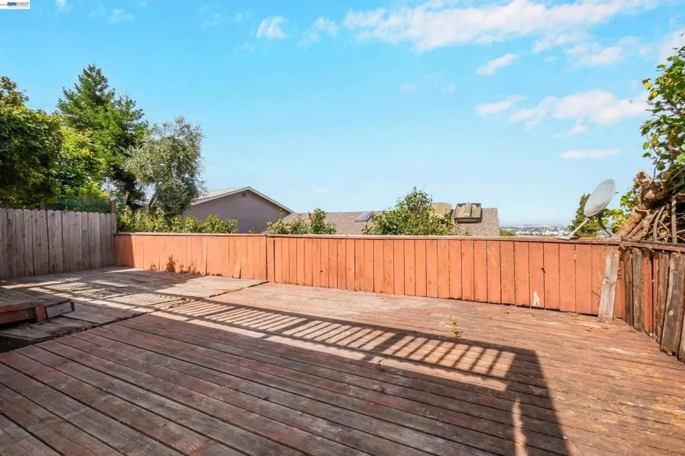 16805 President Dr Castro Valley, CA 94578