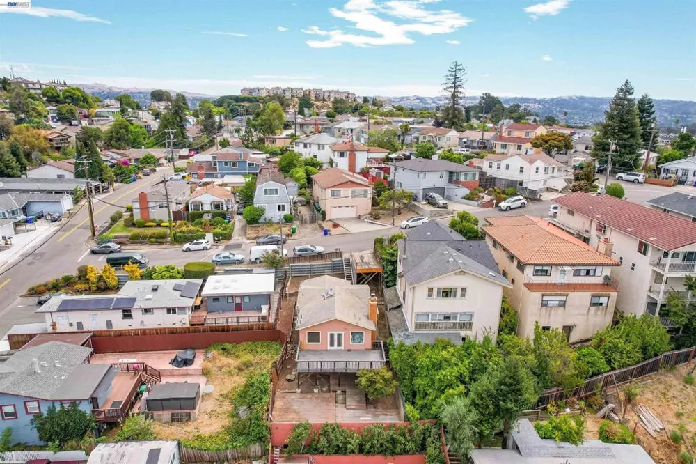 16805 President Dr Castro Valley, CA 94578