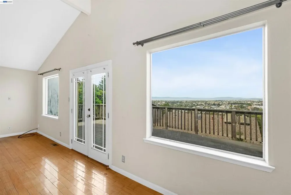 16805 President Dr Castro Valley, CA 94578