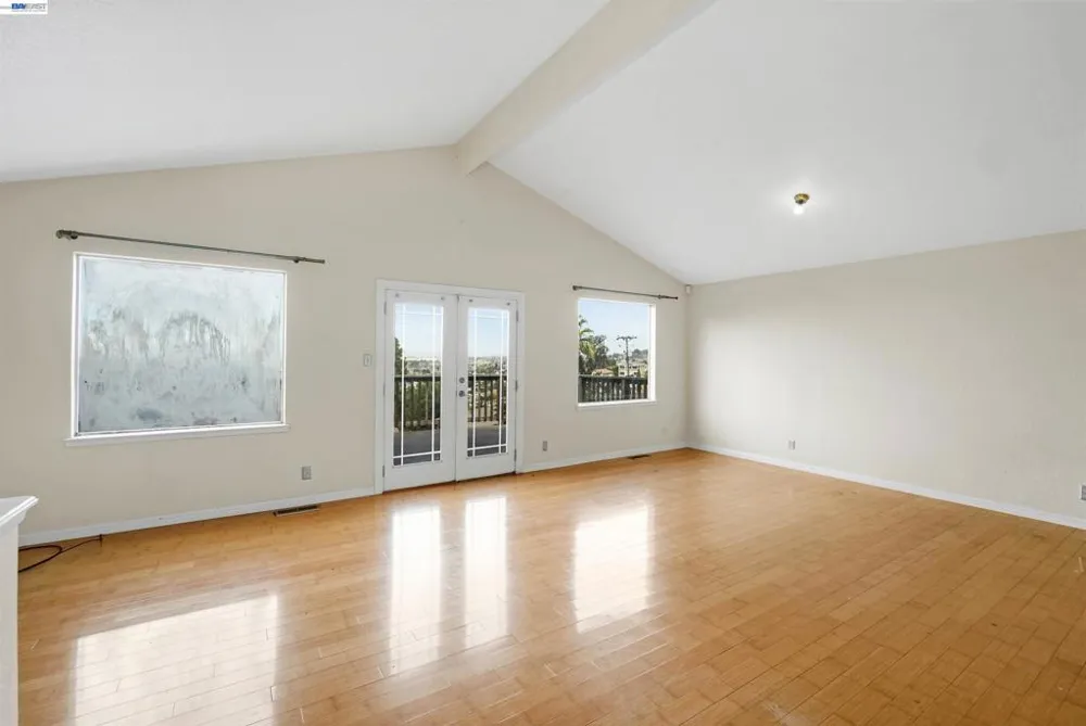 16805 President Dr Castro Valley, CA 94578
