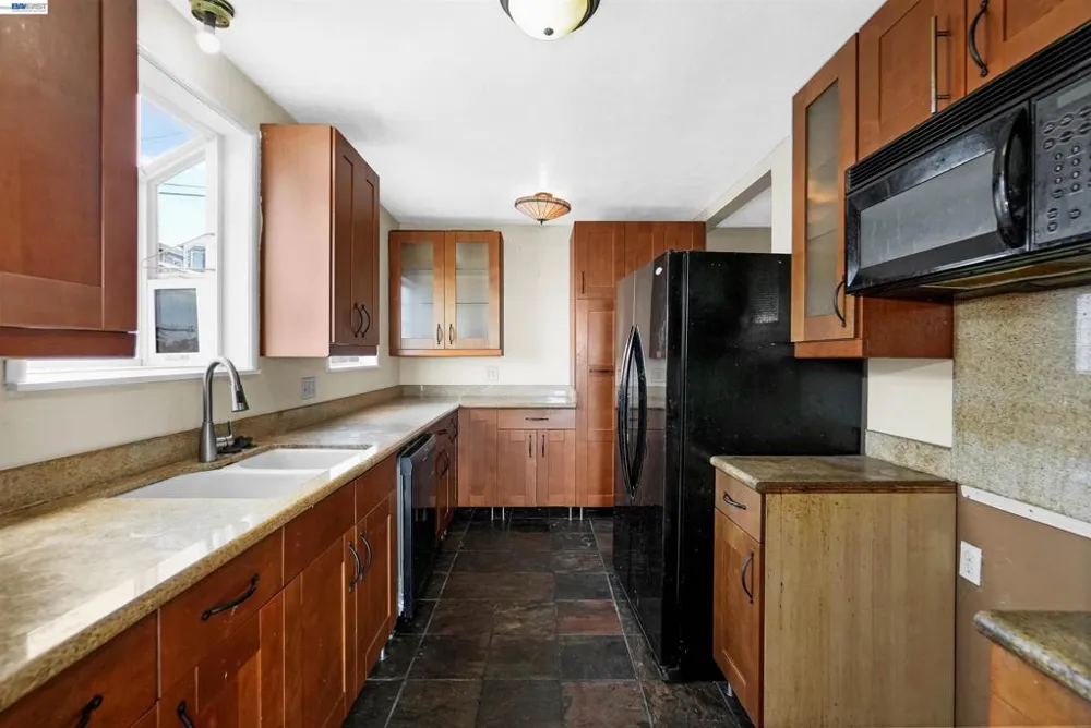 16805 President Dr Castro Valley, CA 94578