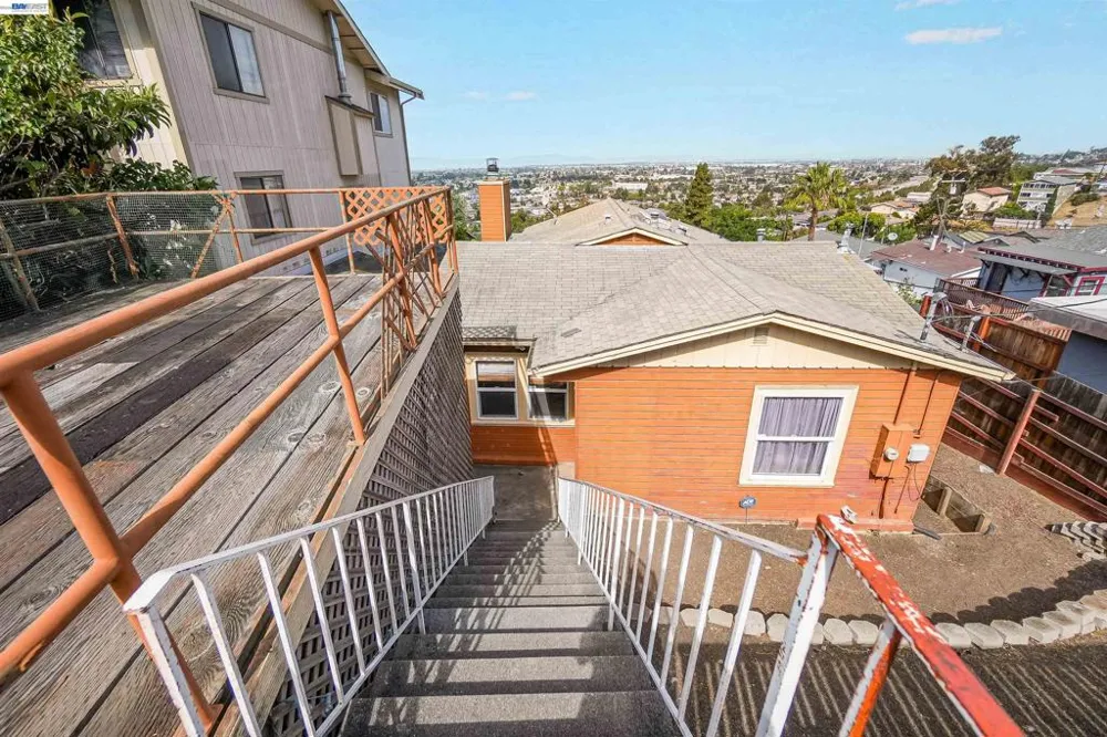 16805 President Dr Castro Valley, CA 94578