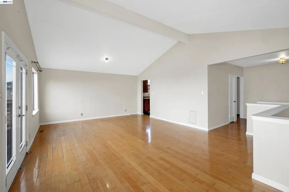 16805 President Dr Castro Valley, CA 94578