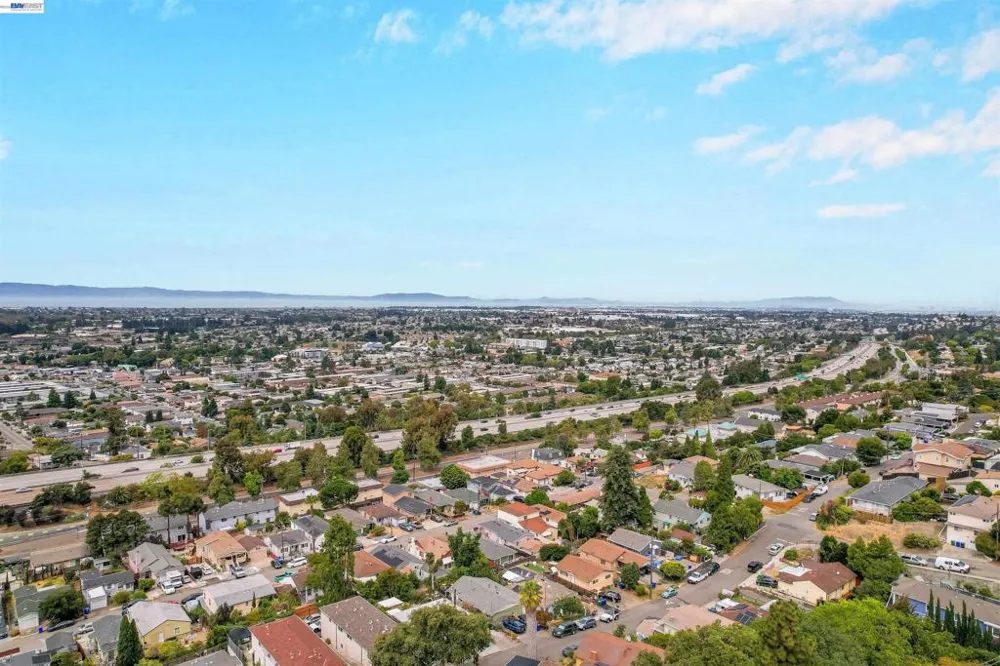 16805 President Dr Castro Valley, CA 94578