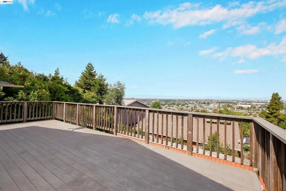 16805 President Dr Castro Valley, CA 94578