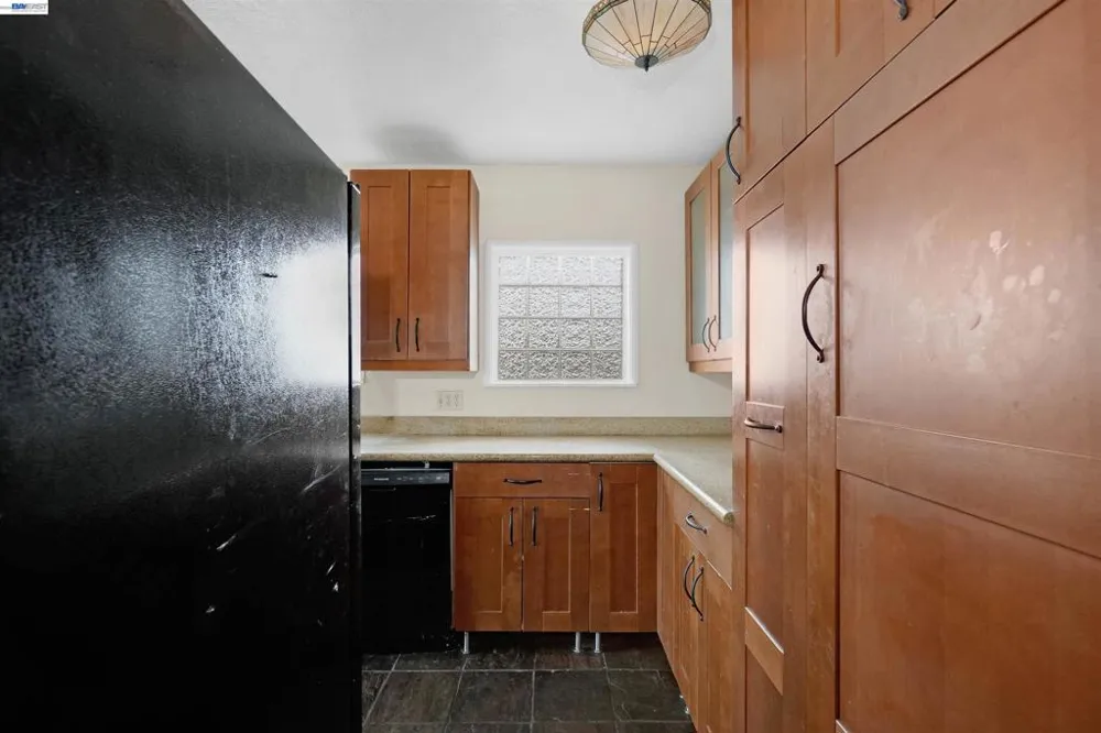 16805 President Dr Castro Valley, CA 94578