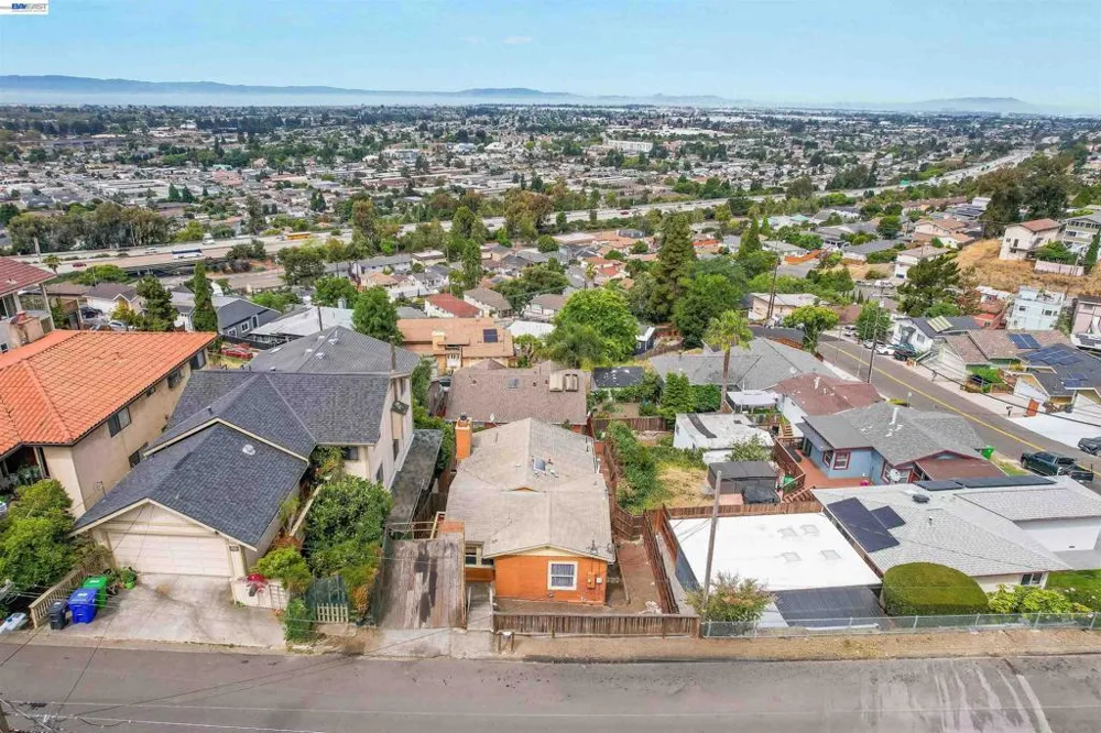16805 President Dr Castro Valley, CA 94578