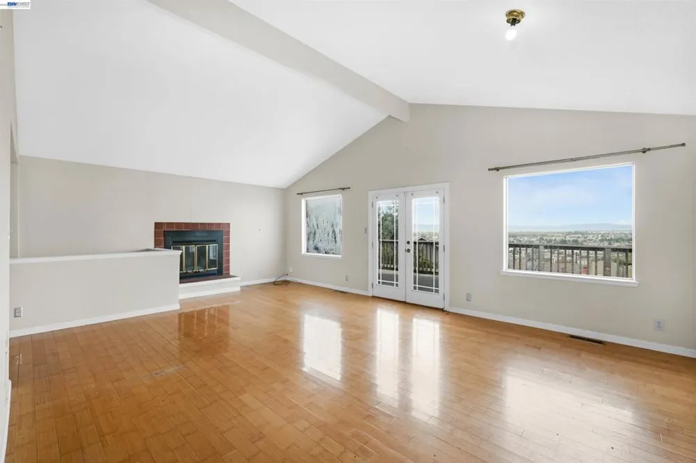 16805 President Dr Castro Valley, CA 94578