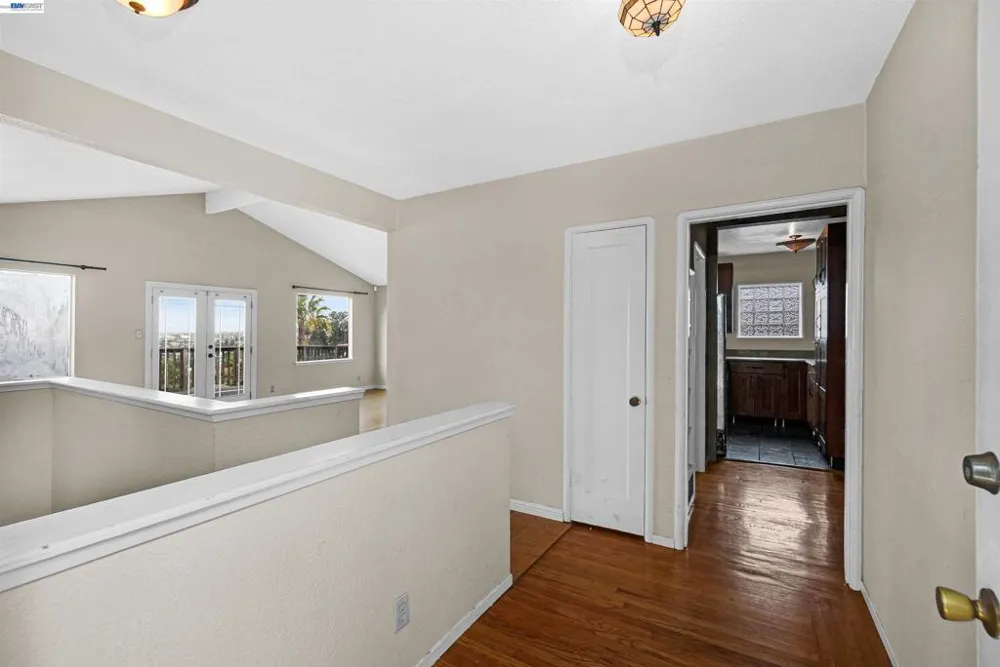 16805 President Dr Castro Valley, CA 94578