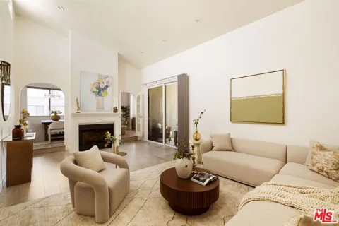 8455 Fountain Avenue #504