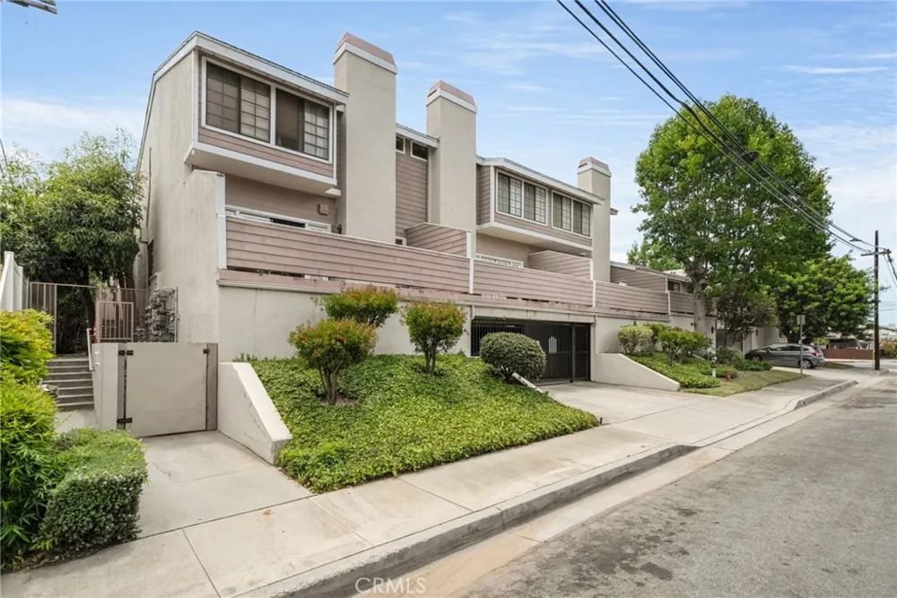 2700 Arlington Avenue #115 Torrance, CA 90501