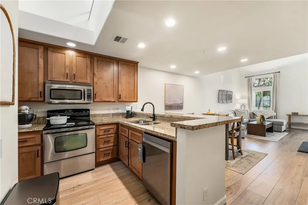 2960 Champion #710 Tustin, CA 92782
