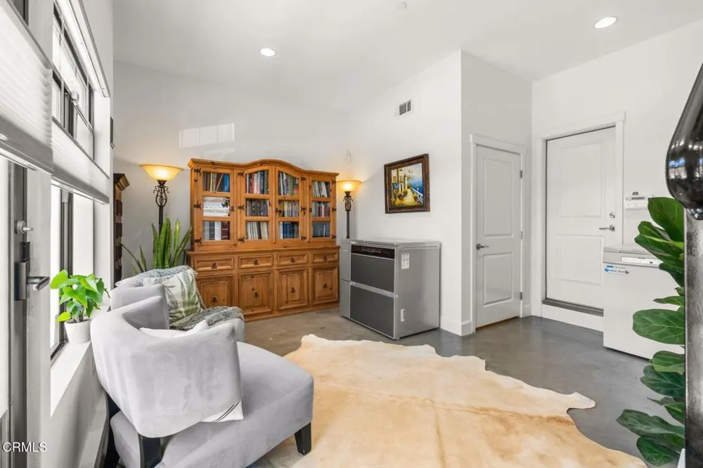 797 E Santa Clara Street Ventura, CA 93001