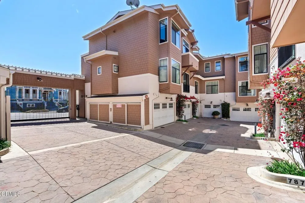 797 E Santa Clara Street Ventura, CA 93001