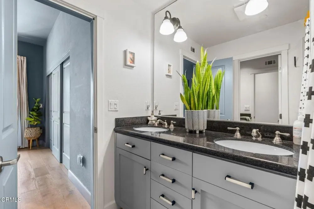 797 E Santa Clara Street Ventura, CA 93001