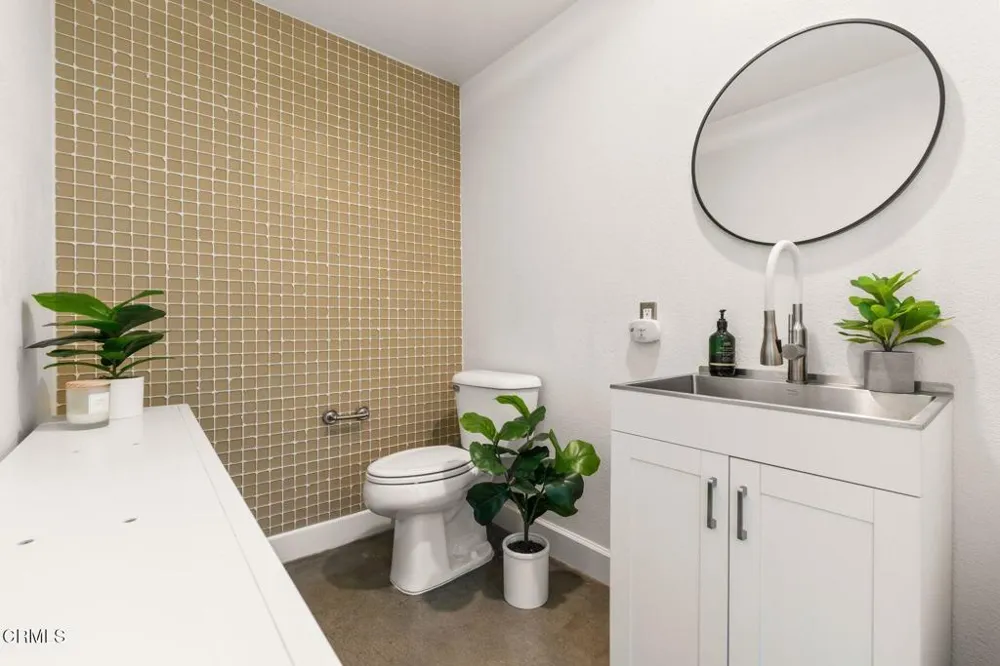 797 E Santa Clara Street Ventura, CA 93001