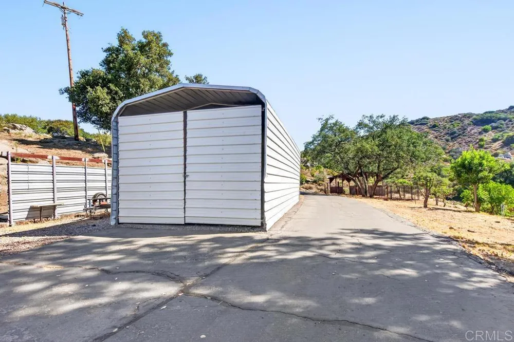 21041 Black Canyon Road Ramona, CA 92065