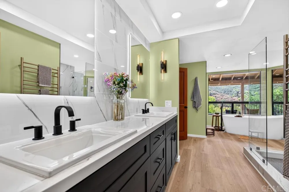 21041 Black Canyon Road Ramona, CA 92065