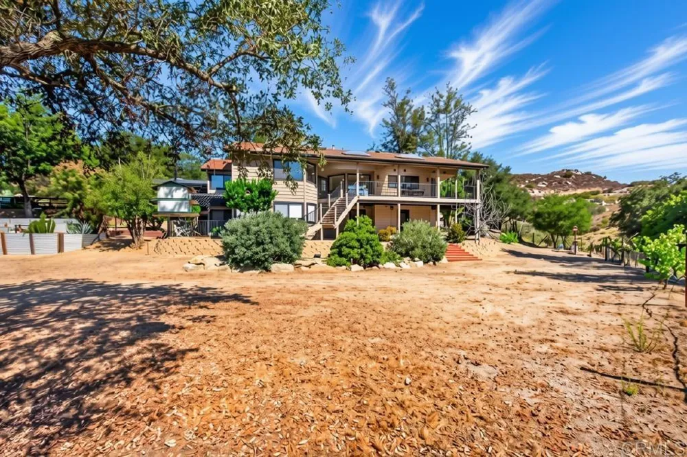 21041 Black Canyon Road Ramona, CA 92065