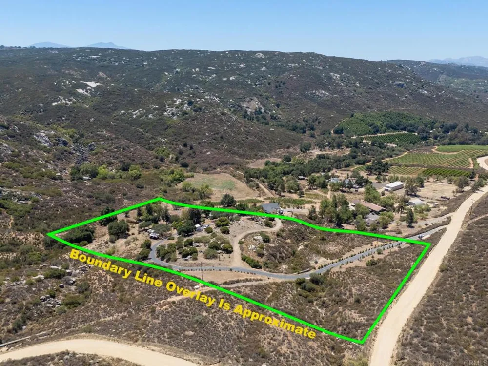 21041 Black Canyon Road Ramona, CA 92065