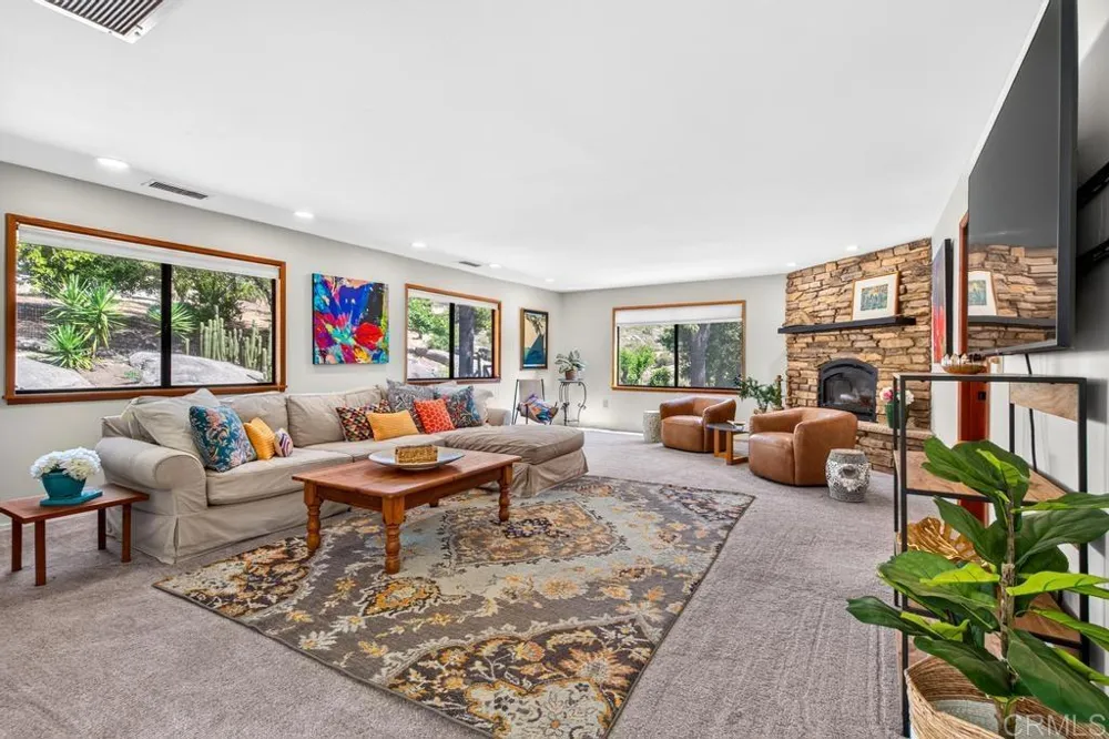 21041 Black Canyon Road Ramona, CA 92065
