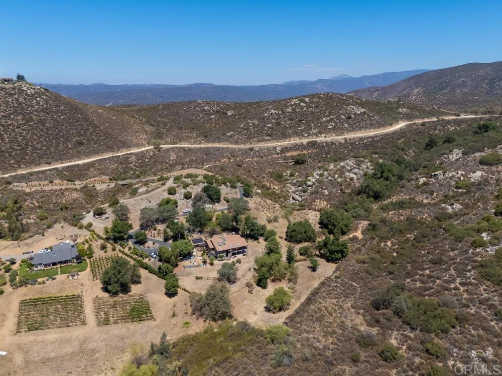 21041 Black Canyon Road Ramona, CA 92065