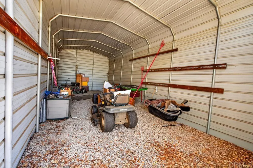 21041 Black Canyon Road Ramona, CA 92065