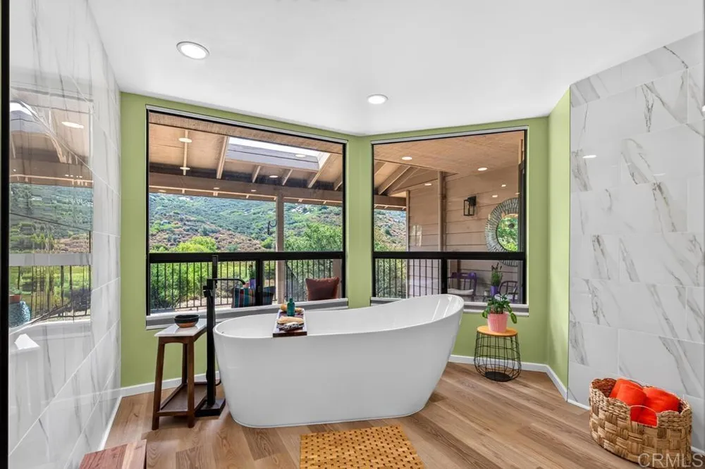 21041 Black Canyon Road Ramona, CA 92065