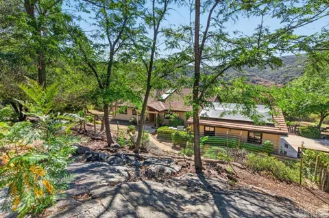 21041 Black Canyon Road