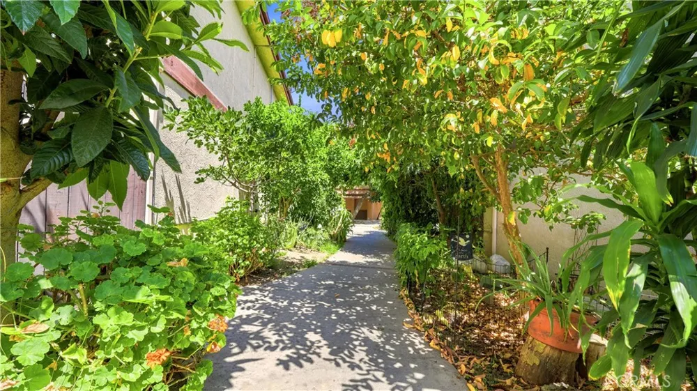 7300 Lennox #K16 Van Nuys, CA 91405