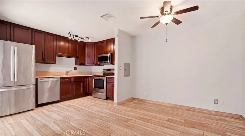 7300 Lennox #K16 Van Nuys, CA 91405