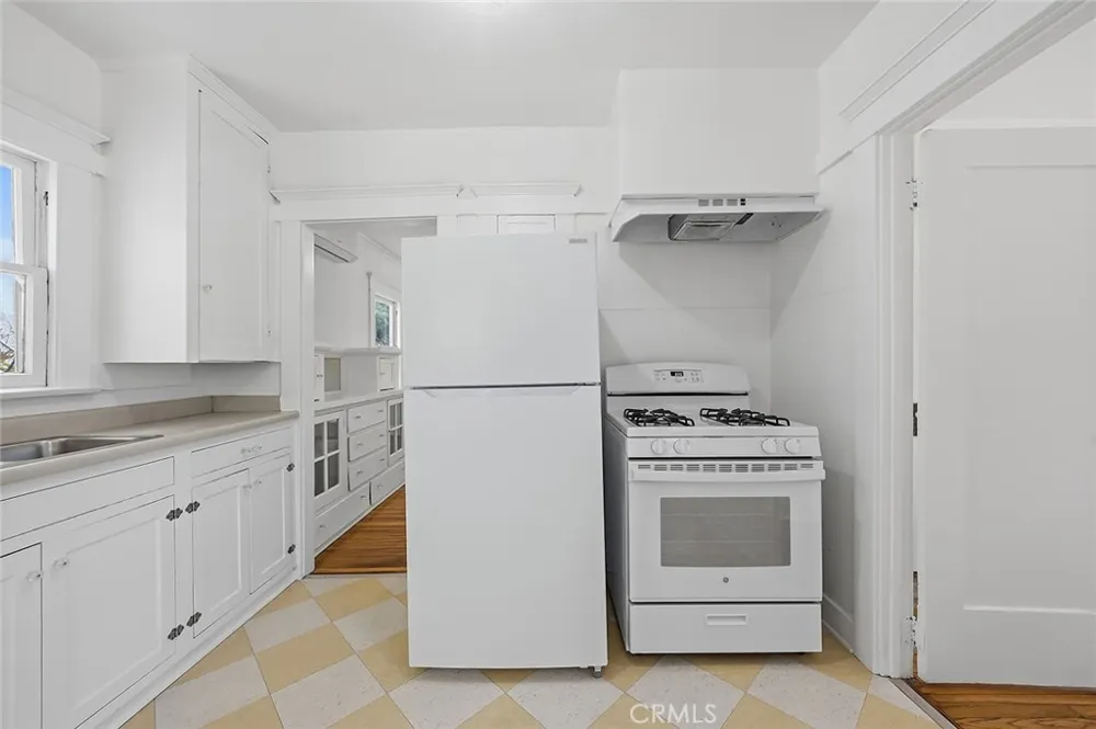 3322 Hamilton Way Los Angeles, CA 90026