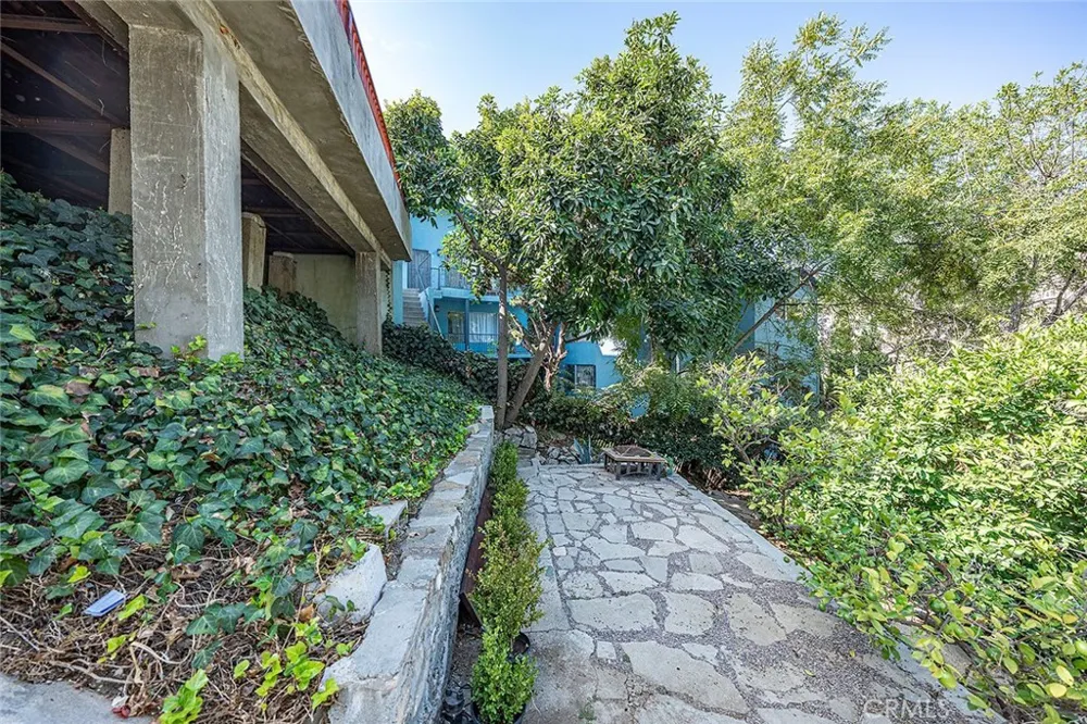 3322 Hamilton Way Los Angeles, CA 90026