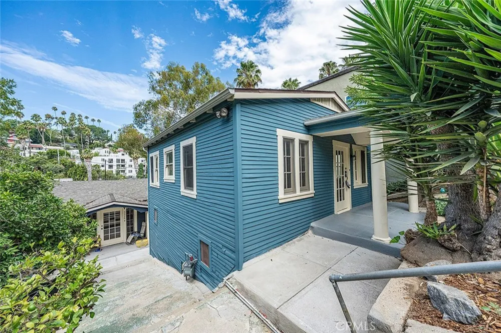 3322 Hamilton Way Los Angeles, CA 90026