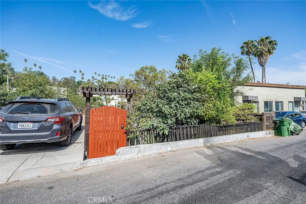 3322 Hamilton Way Los Angeles, CA 90026