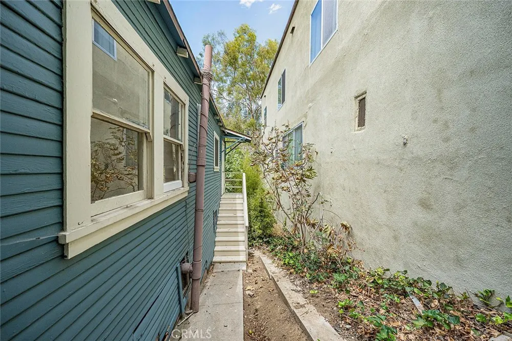 3322 Hamilton Way Los Angeles, CA 90026