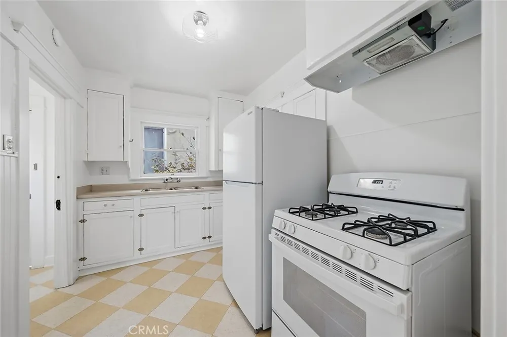 3322 Hamilton Way Los Angeles, CA 90026