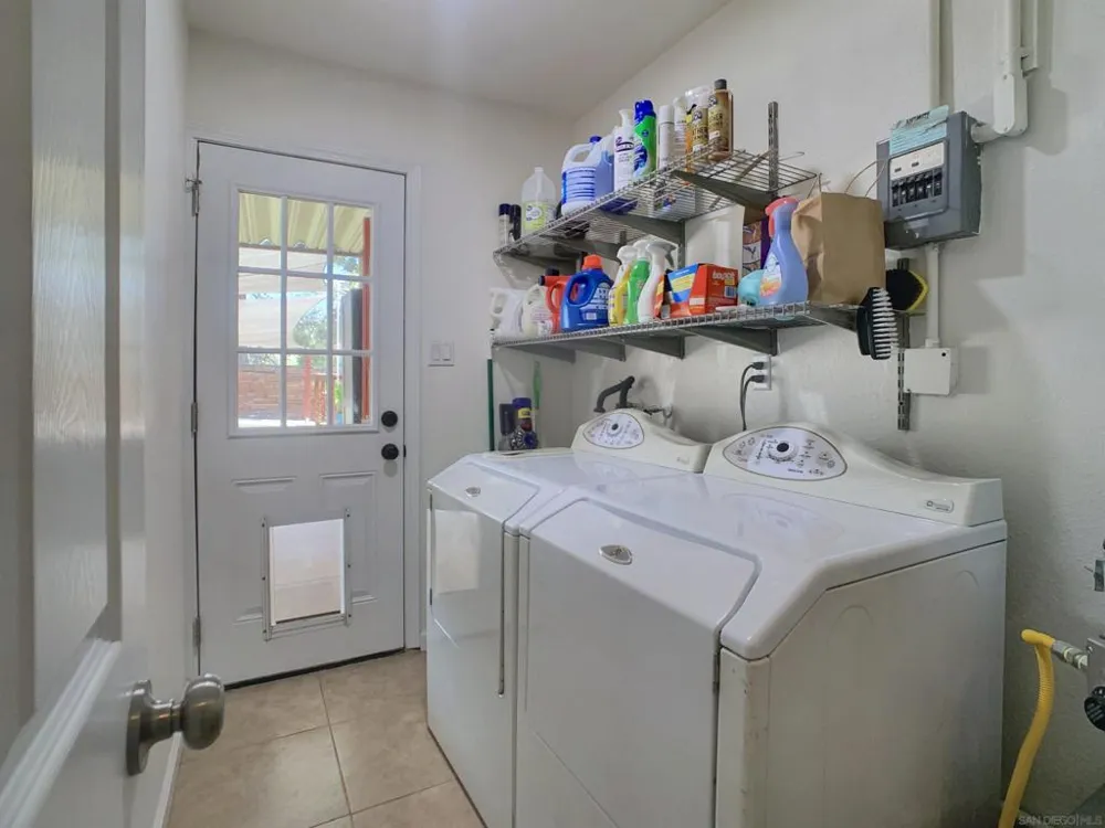 9077 KAY JAY LANE Lakeside, CA 92040