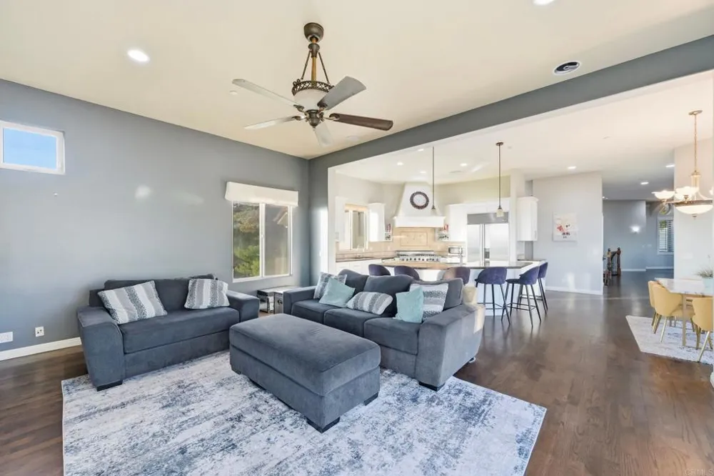 14040 Iris Lane Poway, CA 92064