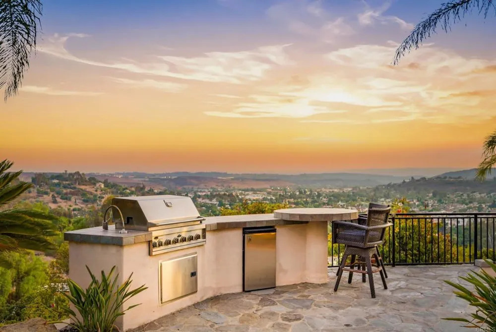14040 Iris Lane Poway, CA 92064