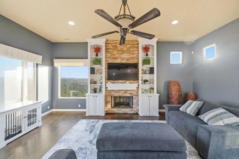 14040 Iris Lane Poway, CA 92064